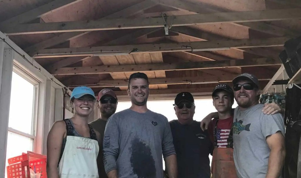 duxbury oyster company crew
